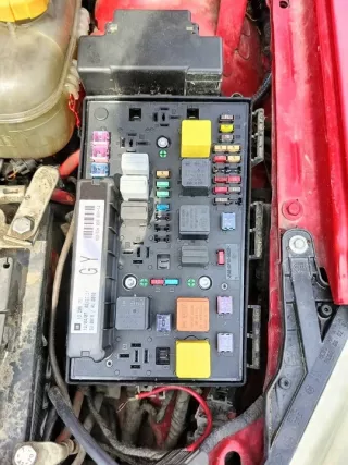 13206751 Блок предохранителей Opel Astra H Арт e12442154, вид 1