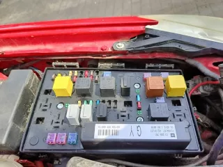 13206751 Блок предохранителей Opel Astra H Арт e12442154, вид 3