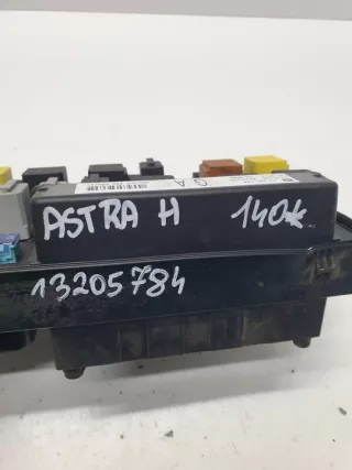 13205784 Блок предохранителей Opel Astra H Арт e12442119, вид 2