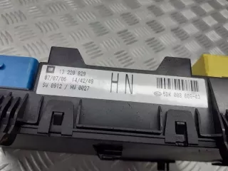 13220829 Блок предохранителей Opel Astra H Арт e12442107, вид 2