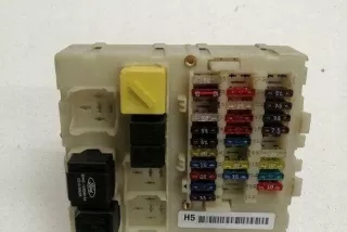 98AG14K150AF Блок предохранителей Ford Focus 1 Арт e12437478, вид 1
