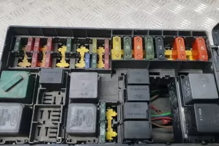 98AG14A067CD Блок предохранителей Ford Focus 1 Арт e12437468, вид 4