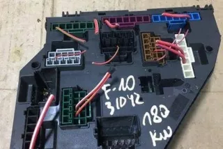 9234423 Блок предохранителей BMW 5 F10/F11/GT F07 Арт e12434996, вид 2