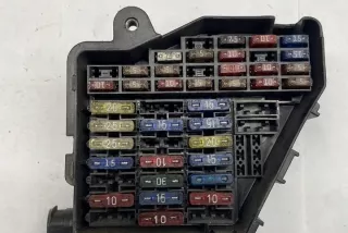 8D1941824 Блок предохранителей Audi A4 B7 Арт e12433379, вид 3