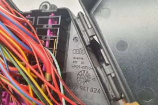 8D1941824 Блок предохранителей Audi A4 B7 Арт e12433377, вид 2