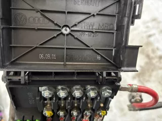 1J0937550 Блок предохранителей Audi A3 8L Арт e12433231, вид 3