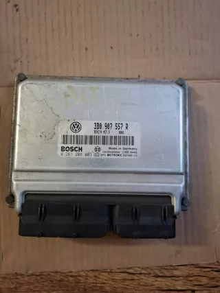3B0907557R Блок управления двигателем Volkswagen Passat B5 Арт e12423487, вид 1