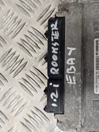 03E906023J Блок управления двигателем Skoda Roomster 1 Арт e12423014, вид 3