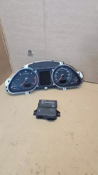 4F0920933P Щиток приборов (приборная панель) Audi A6 C6 (S6,RS6) Арт e12409835, вид 1