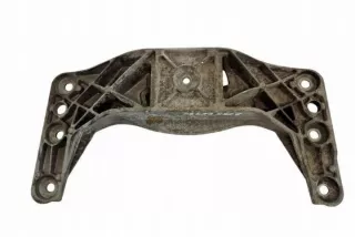 676110602 Подушка крепления КПП BMW 5 E60/E61 Арт e12408591, вид 1