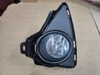 81220-02110 121212 Фара противотуманная левая Toyota Auris 2 Арт e12400865, вид 1