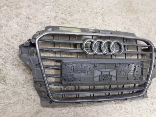 8V5853651 2013-2016R Решетка радиатора Audi A3 8V Арт e12386634, вид 2