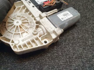 1K0959792G Моторчик стеклоподъемника Volkswagen Passat B6 Арт e12372133, вид 4
