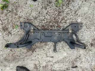  Балка подвески передняя (подрамник) Mitsubishi Colt 6 Арт e12305167, вид 2
