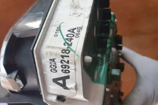 69218240A Щиток приборов (приборная панель) Mazda 626 GF Арт e12214458, вид 1