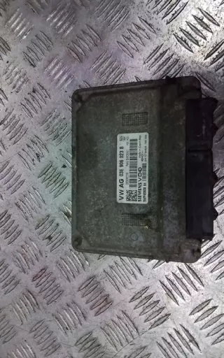 03E906023B Блок управления двигателем Skoda Fabia 2 Арт e12202137, вид 1