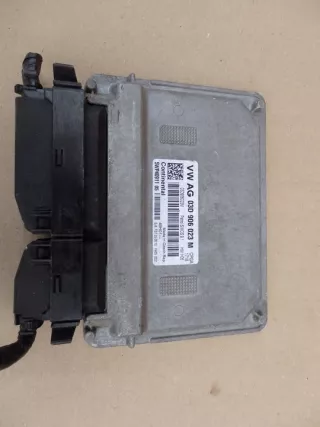 03D906023M Блок управления двигателем Skoda Fabia 2 Арт e12202123, вид 1