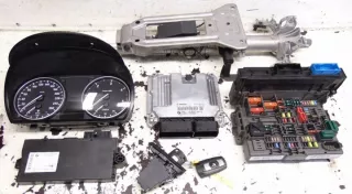 8512043 0281017517 Блок управления двигателем BMW 3 E90/E91/E92/E93 Арт e12168136, вид 1