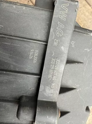 3C0129607AQ 3C0129601BD Корпус воздушного фильтра Volkswagen Passat B6 Арт e12158941, вид 3