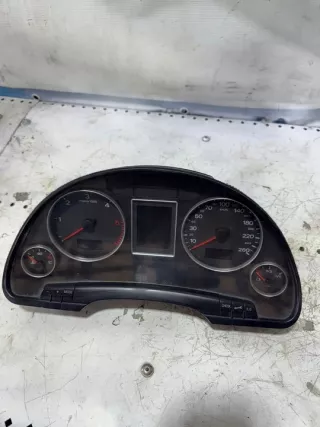 8E0920950P Щиток приборов (приборная панель) Audi A4 B7 Арт e12069919, вид 1