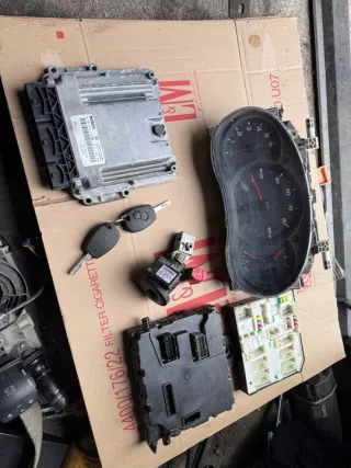 237102265R 284B10516R 284B64474R AUTO-EXPERT111 Блок управления двигателем Renault Master 3 Арт e12060610, вид 1