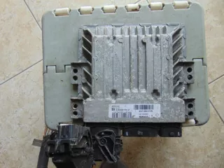S180067109A 237100777R Блок управления двигателем Renault Megane 3 Арт e12030669, вид 4