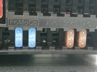 AV6T-14K131-AC 2012-2019 Блок предохранителей Volvo V40 2 Арт e11998210, вид 3