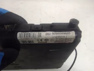 8200309693 S118400310L Блок предохранителей Renault Megane 2 Арт e11996831, вид 3