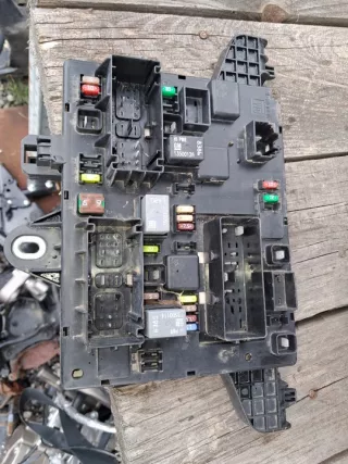 365927271 Блок предохранителей Opel Astra J Арт e11995677, вид 1