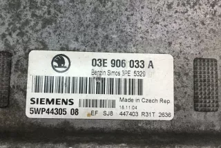 03E906033A Блок управления двигателем Skoda Fabia 2 Арт e11981481, вид 3