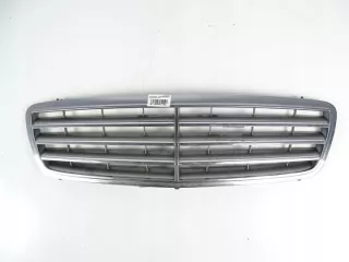 A2038800223 Решетка радиатора Mercedes C W203 Арт e11977346, вид 1