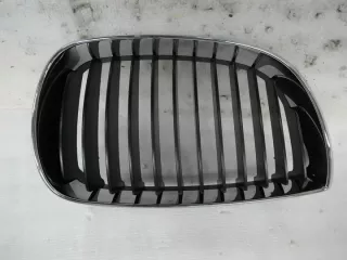 7077130 7128614 Решетка радиатора BMW 1 E81/E82/E87/E88 Арт e11923559, вид 1