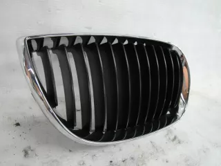 7077130 7128614 Решетка радиатора BMW 1 E81/E82/E87/E88 Арт e11923559, вид 2