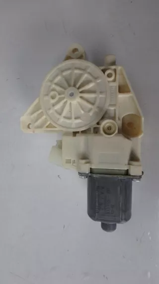 2469065100 Моторчик стеклоподъемника Mercedes B W246 Арт e11911895, вид 1