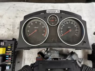 55353843 KW91103 Блок управления двигателем Opel Zafira B Арт e11893647, вид 3