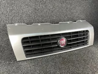 1308067070 Решетка радиатора Fiat Ducato 3 Арт e11825509, вид 3
