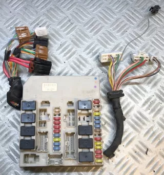 356231F Блок предохранителей Renault Clio 3 Арт e11780340, вид 1