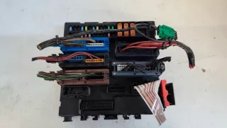 13205776 519164008 Блок предохранителей Opel Vectra C  Арт e11780137, вид 1