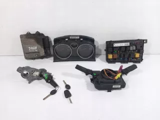 55565450GP Блок управления двигателем Opel Astra H Арт e11731387, вид 1