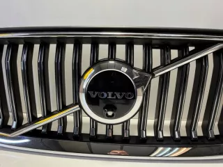32291019 Решетка радиатора Volvo XC60 2 Арт e11718185, вид 3