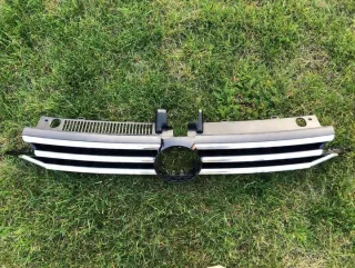 51127303441 Решетка радиатора Volkswagen Touran 2 Арт e11686756, вид 1