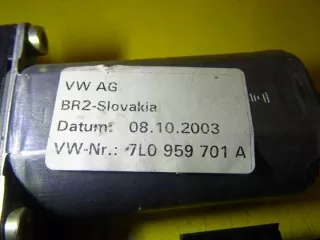 7L0959701A 3D1959793A Моторчик стеклоподъемника Volkswagen Touareg 1 Арт e11675952, вид 2