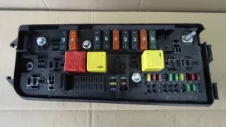 13112918 Блок предохранителей Opel Vectra C  Арт e11671119, вид 1