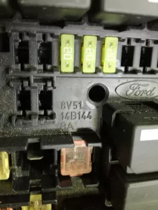 8V5114B144BA 8v5114b144ba Блок предохранителей Ford Fiesta 5 Арт e11668797, вид 2