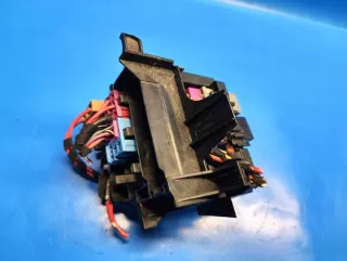 8k1937503a Блок предохранителей Audi A4 B8 Арт e11667510, вид 3