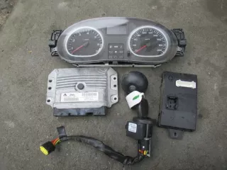 237101830R 237100740R Блок управления двигателем Dacia Duster 1 Арт e11629952, вид 1