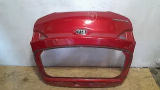  Крышка багажника (дверь 3-5) Kia Stonic Арт e11607830