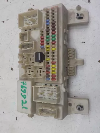 BS4H66730E Блок предохранителей (салон) Mazda 3 BK Арт 769921, вид 5