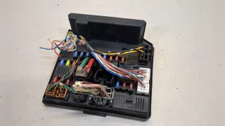 284B7JD00B Блок предохранителей Nissan Qashqai 1  Арт 9483683, вид 1