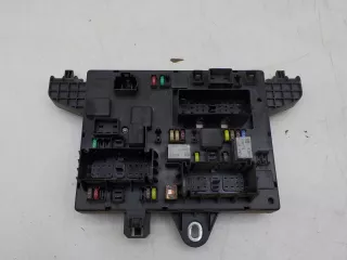 13302301 Блок предохранителей (багажник) Opel Astra J Арт 779082, вид 1
